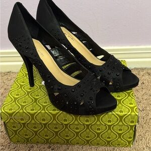 W11 Gianni Bini Black Studded 5” Heels